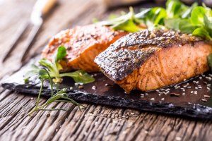 Salmon Fillets With Sweet Chilli & Steamed Greens